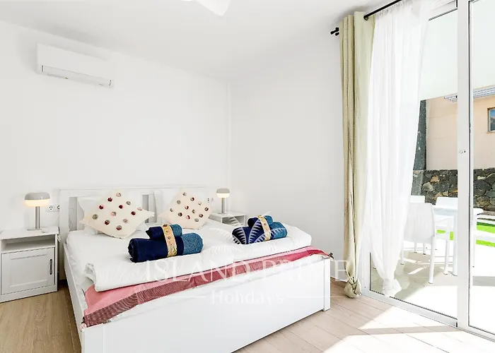 بيت للعطل House 100m Away From Ocean Ebv10 *