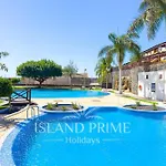 House 100m Away From Ocean Ebv10