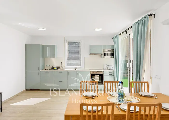 House 100m Away From Ocean Ebv10 Semesterbostad